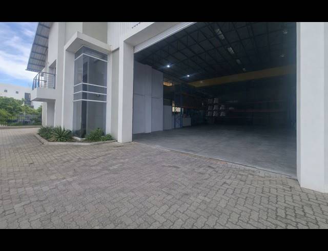 1,700M² WAREHOUSE TO LET IN AIRPORT INDUSTRIA